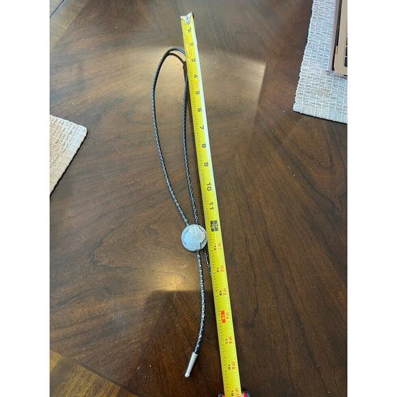 Siskiyiu USA Oregon 1989 Morgan Silver Dollar Western Genuine Leather Bolo Tie - Picture 7 of 10